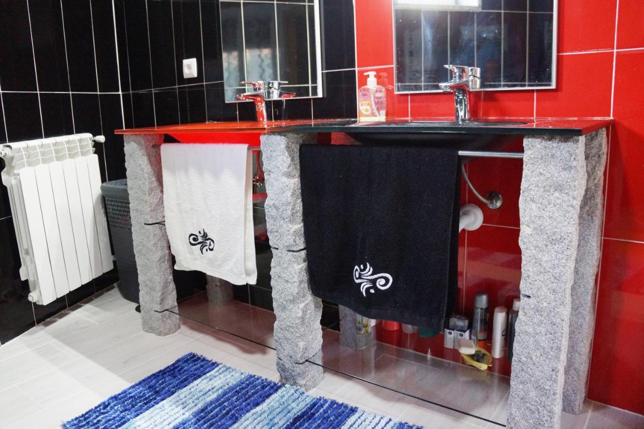 Casinha Das Bonecas - Casa Com Piscina Privada Aveiro Ngoại thất bức ảnh