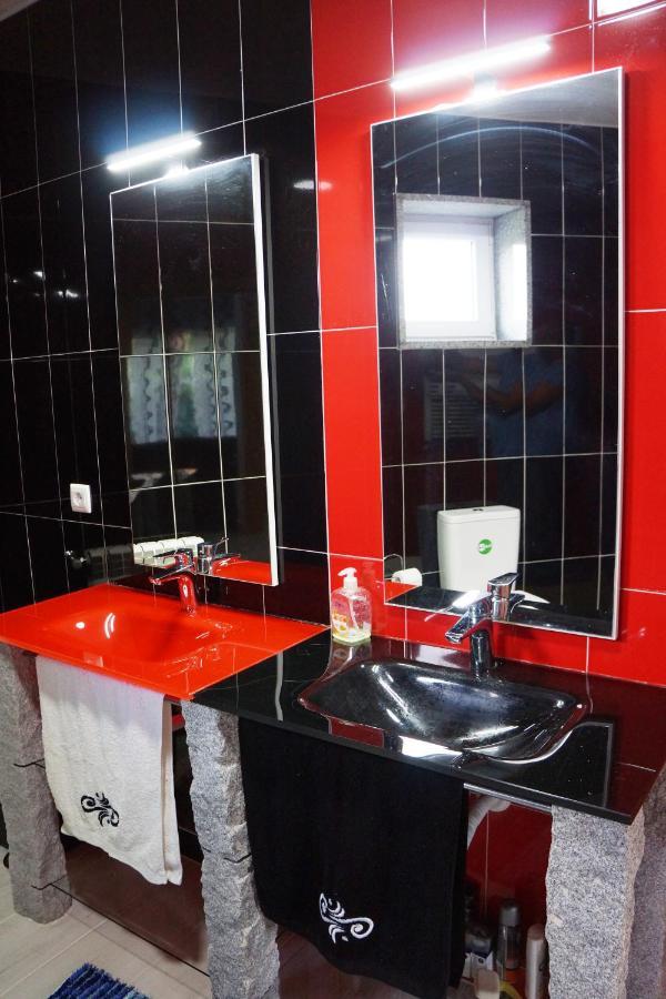 Casinha Das Bonecas - Casa Com Piscina Privada Aveiro Ngoại thất bức ảnh